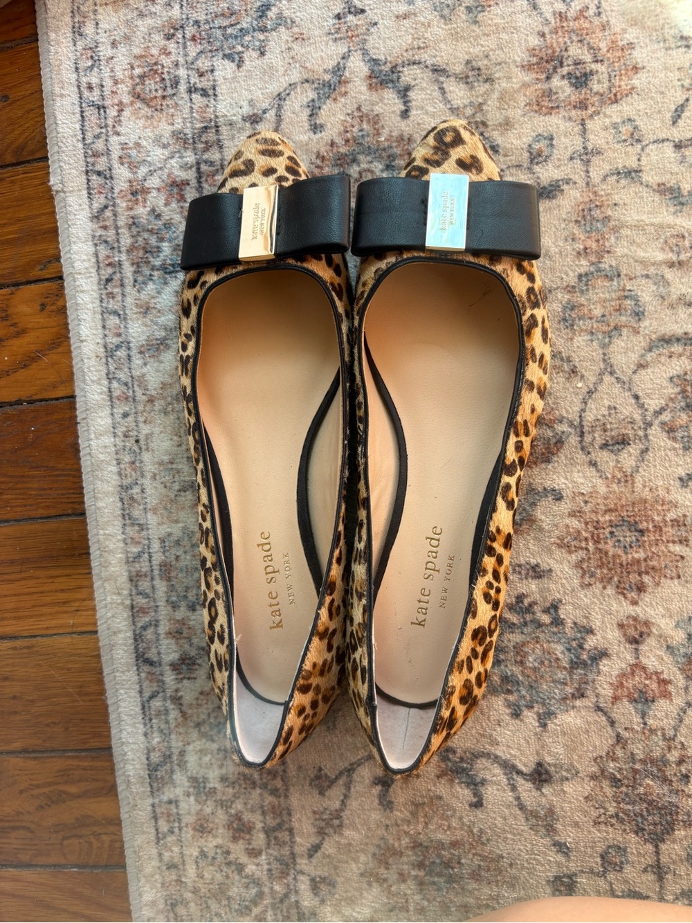 Women’s Kate Spade Size 6.5 Leopard Print Bow Pointed Toe Flats - Black Bow - Picture 7 of 8